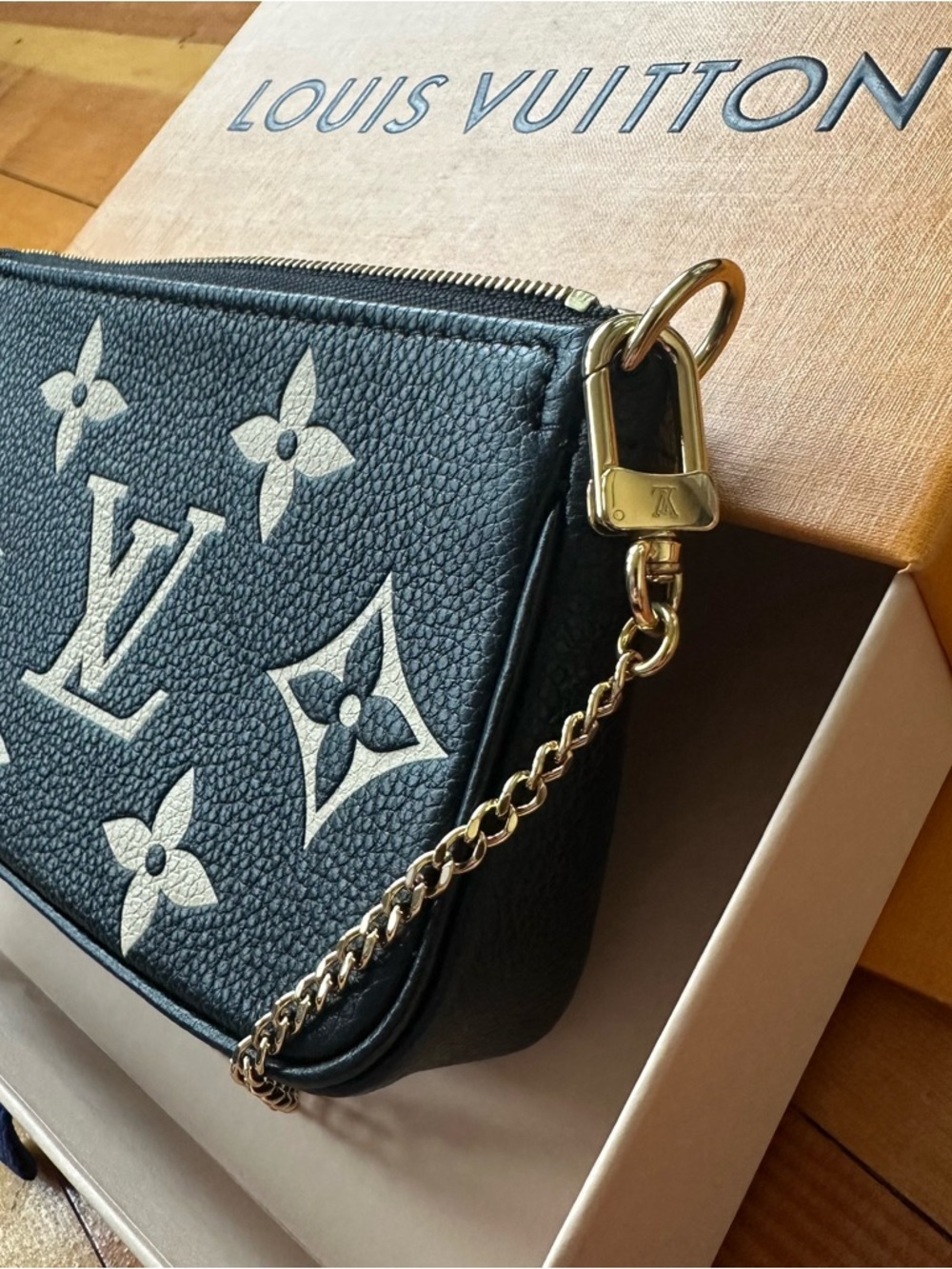 Louis Vuitton Black & White Monogram Crossbody Mini Pochette - Picture 2 of 8